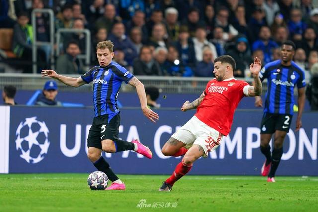 人造石板材自动浇注生产